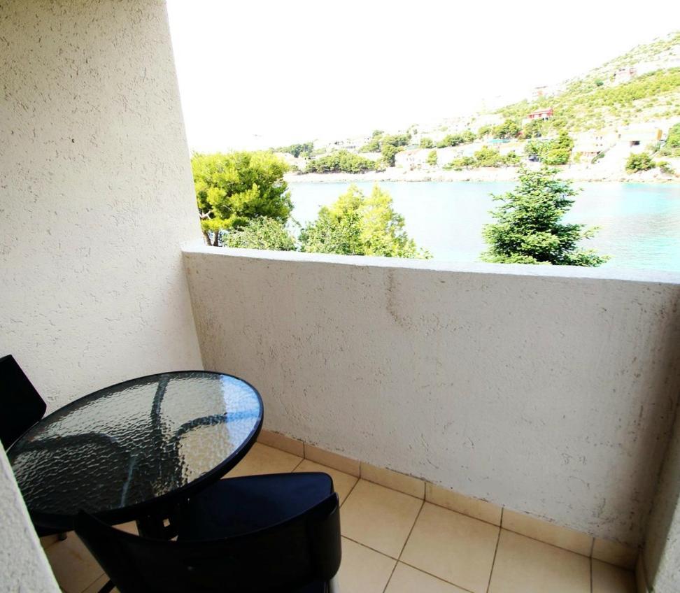 Apartments Petrovic Primosten Ngoại thất bức ảnh